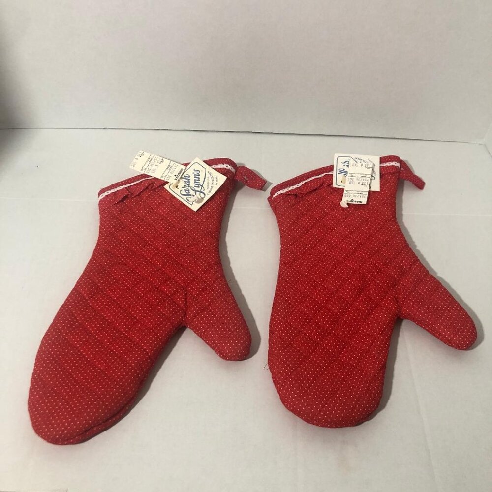2 VTG Sarah Lynn's Country Kitchen Red & White Polka Dot Oven Mitts New W/Tags